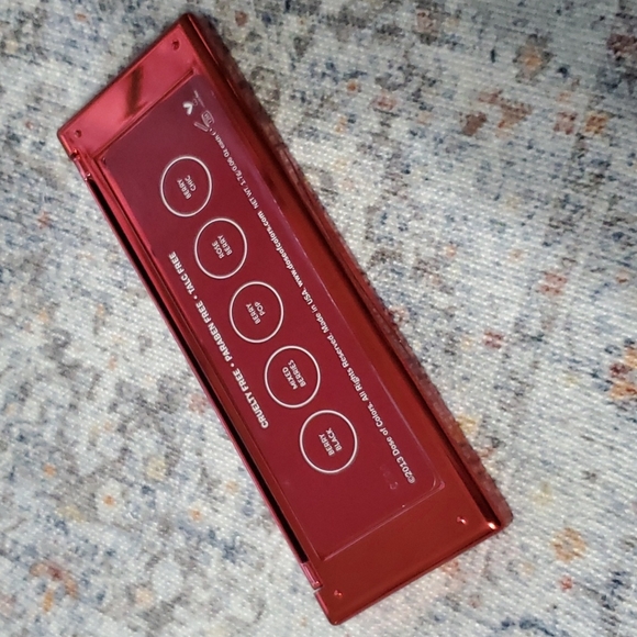 Eyeshadow palette - Picture 3 of 3